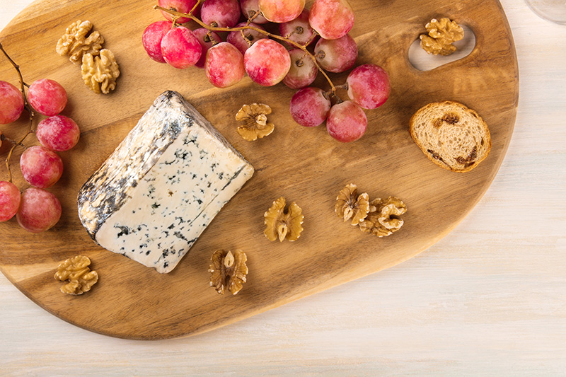 De Quesoturismo por Asturias para probar el queso de cabrales y el queso Casín, el queso más antiguo de España