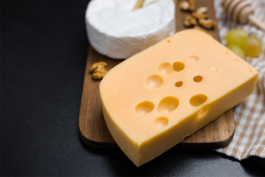 los agujeros artificiales son los ojos del queso. Un aspecto del queso a observar en una cata de queso como la de García Baquero