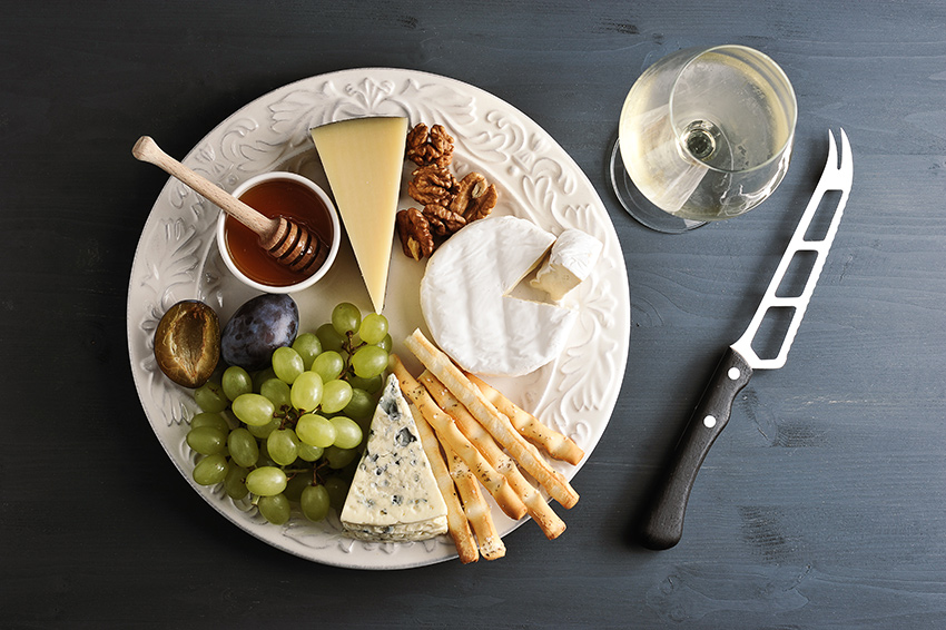 Cuchillo para cortar queso: cuchillo de hoja perforada para cortar quesos frescos, tiernos y el semicurado García Baquero