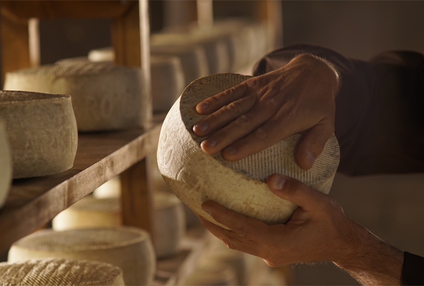 Las cavas: quesos con artesanía, afinado perfecto y maduración especial. El secreto de sus matices, notas y personalidad 