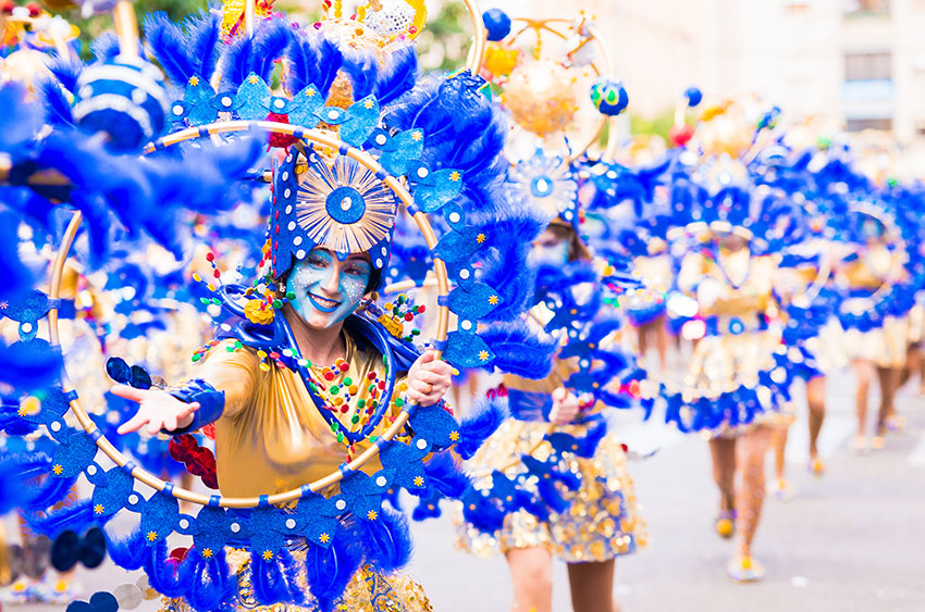 Tradiciones navideñas de los buenos pueblos. El Carnavalcázar de Alcázar de San Juan, un carnaval que se celebra en Navidad 