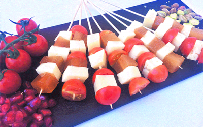 Brochetas de queso García Baquero con membrillo