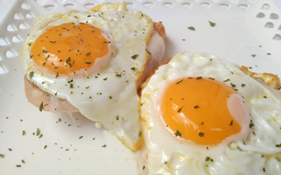 Tosta de jamón, queso García Baquero y huevo