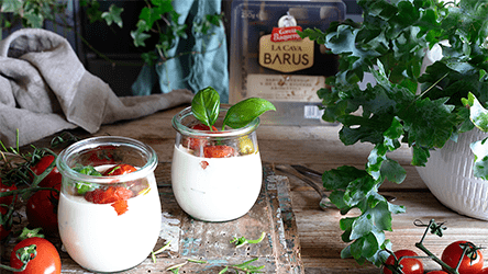 Mousse de Queso con Tomates confitados